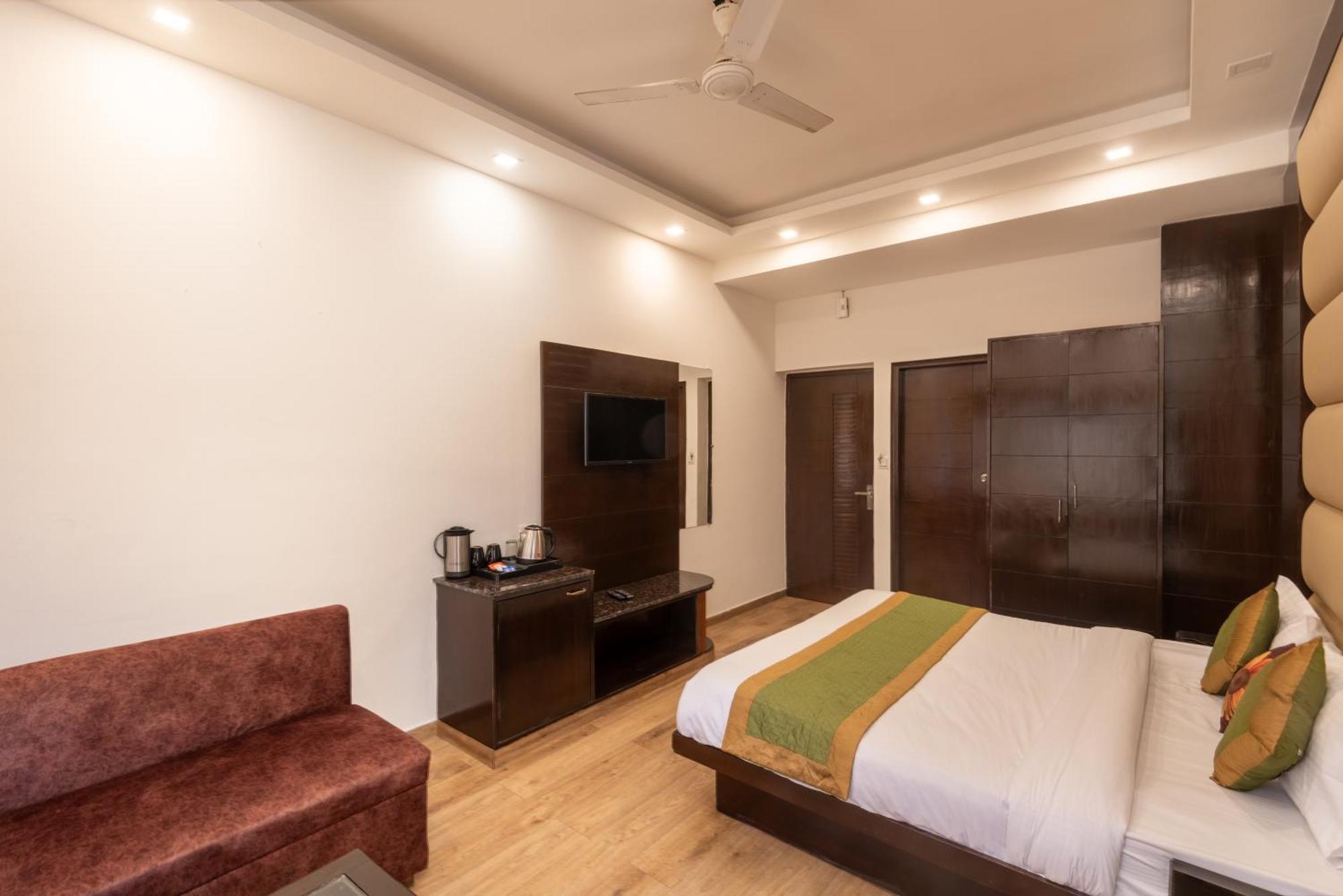 Hotel 30 Degree North ムスーリー エクステリア 写真